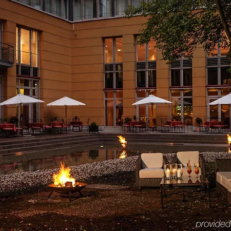 Elbflorenz Otel 4*