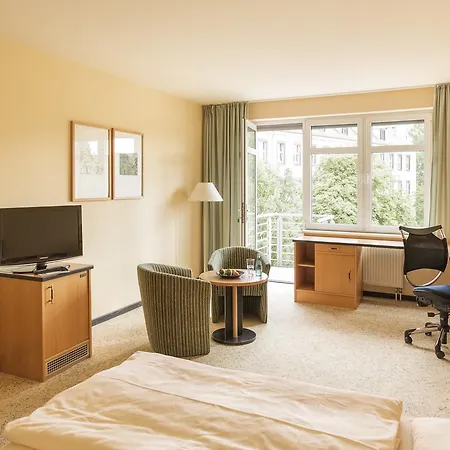 Hotel Am Weberplatz 3*