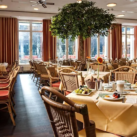 Otel Elbflorenz 4*