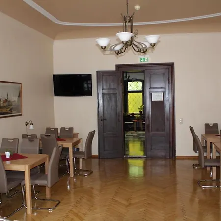 Rudi Arndt Hostel *