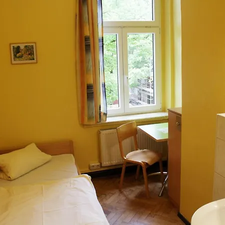 Hostel Rudi Arndt *