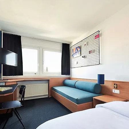 Express Zentrum By Ihg فندق