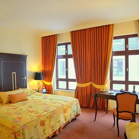 Relais & Chateaux Buelow Palais