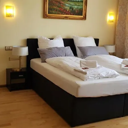 Ξενοδοχείο Hotel-villa Lalee 3*