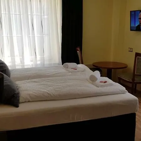 Ξενοδοχείο Hotel-villa Lalee