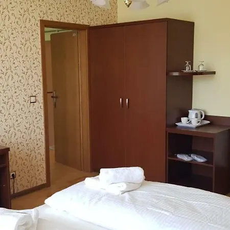 Ξενοδοχείο Hotel-villa Lalee