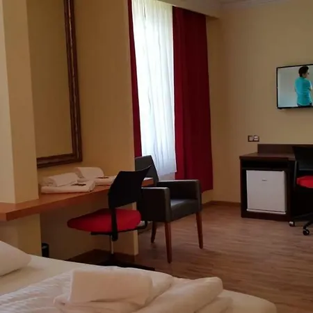 Ξενοδοχείο Hotel-villa Lalee