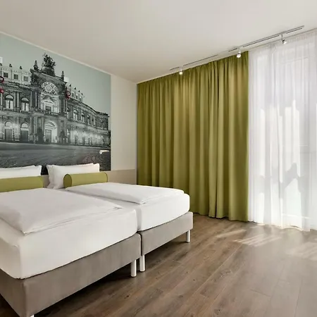 Hotel Super 8 By Wyndham Dresden