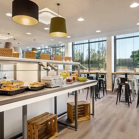 Super 8 By Wyndham Hotel Dresden