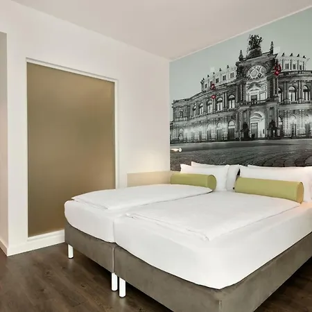 Hotel Super 8 By Wyndham 3*