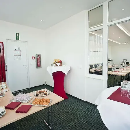 Ibis Zentrum Hotel 3*