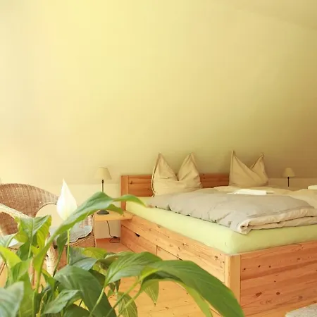 Ferienwohnung Im Kastanienhof Dresden, Buhlau Dresden