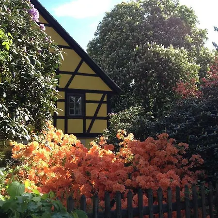 Ferienwohnung Im Kastanienhof Dresden, Buhlau Apartment Dresden