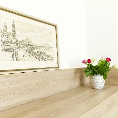 Grosses Im Zentrum Von Dresden, 2 Schlafzimmer, 2 Baeder, Balkon * Dresda