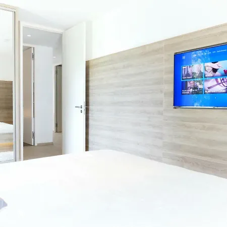 Appartamento Grosses Im Zentrum Von Dresden, 2 Schlafzimmer, 2 Baeder, Balkon Dresda
