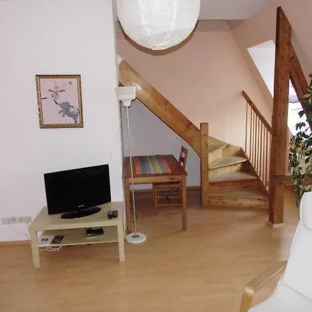 Apartment Sehr-schoene-4-raum-maisonette-fewo-mit-110qm-balkon-zentral-preiswert-t7 Dresden