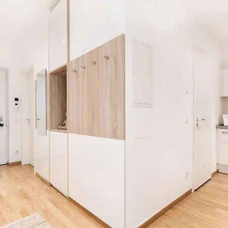 Tip! Modernes Direkt Im Herzen Dresdens Appartement