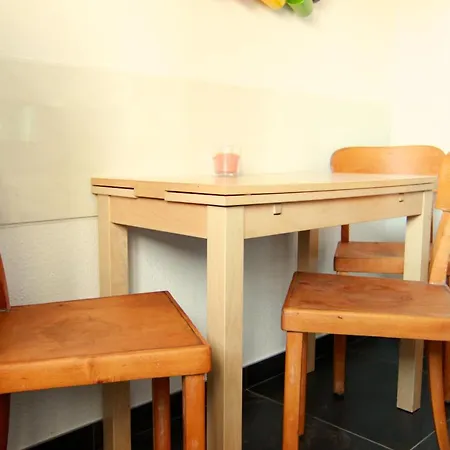 Apartment Whg./flat Am Grossen Garten In *