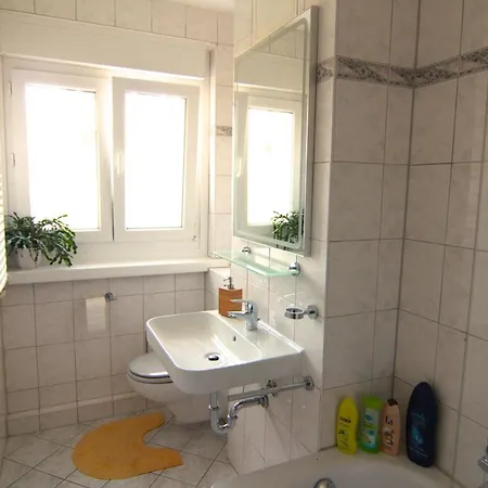 Apartment Whg./flat Am Grossen Garten In