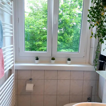 Apartment Helles Mit Balkon Am Grossen Garten Nahe Stadtzentrum Dresden