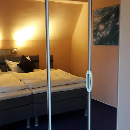 Ferienwohnung Dresden West Apartment *