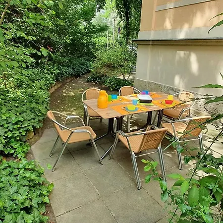 Apartment Haniel Carl