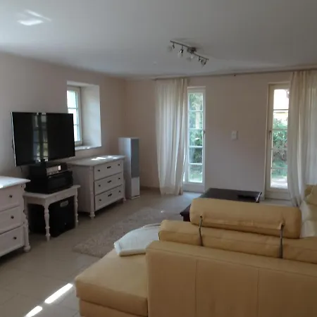 Apartment Gäste Haus *