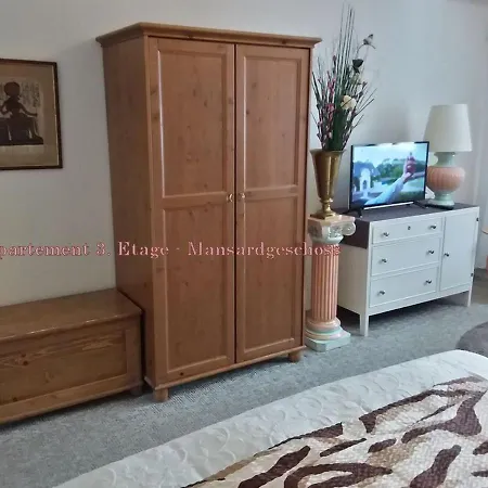 Appartement City-ferienwohnungen-dresden - Zentral Gelegen Im Haus Louisenstrasse 11 - Dresden-neustadt *