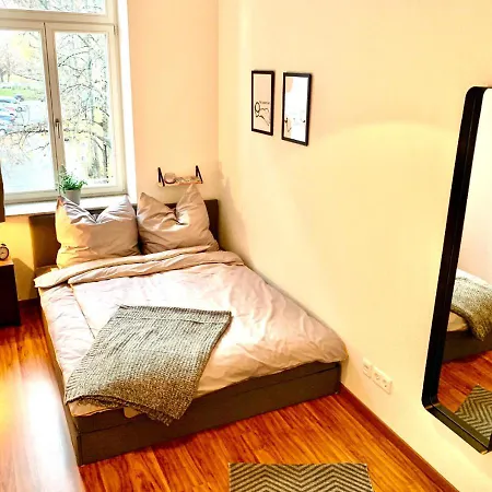 Only 750m Zwinger, Netflix, Fast Wlan, Self-checkin, Super Nintendo Apartment