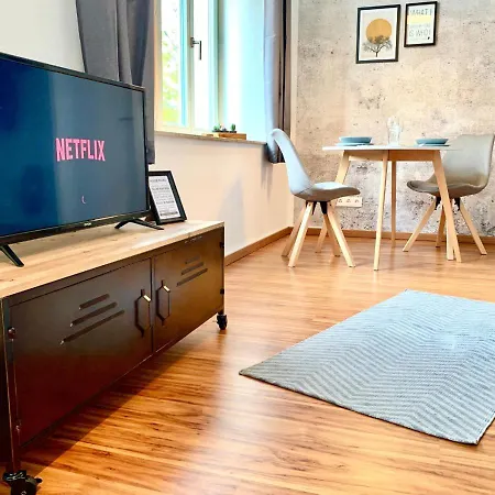 Apartment Only 750m Zwinger, Netflix, Fast Wlan, Self-checkin, Super Nintendo Dresden
