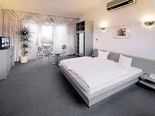 Ibis Styles Neustadt 3*