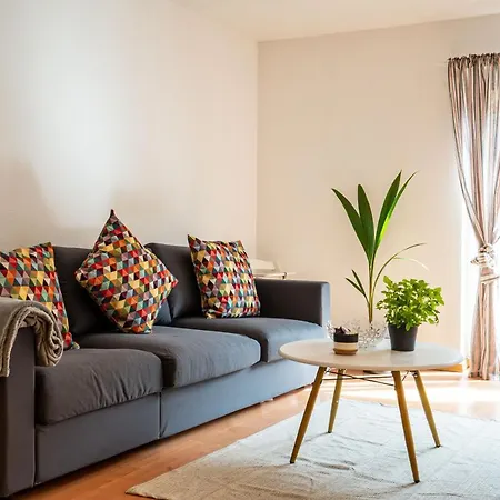 Grosse Louise In Der Neustadt Fuer Familien & Apartment *