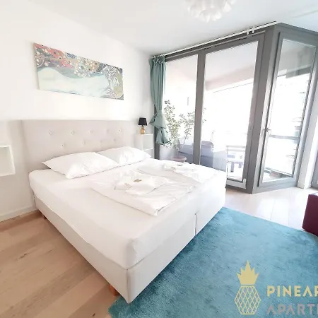 Pineapple Luxus Im Palais Am Neumarkt Apartment Dresden