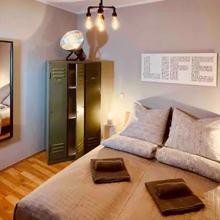Edle - Industrial Style Apartment Dresden