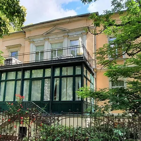 Haniel Leo Apartment Dresden