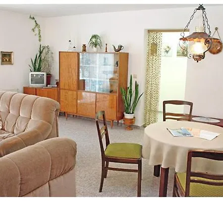 Apartment Ferienwohnungen Pokoj-Wohnung 4 *