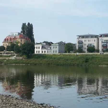Ambiente-An-Der-Elbe-Wohnung-Og Apartment