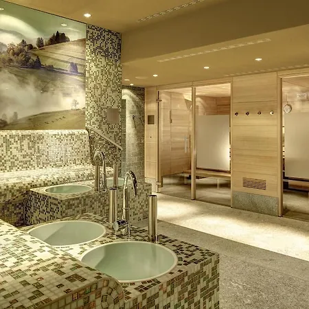 Hotel Hyperion Am Schloss 5*