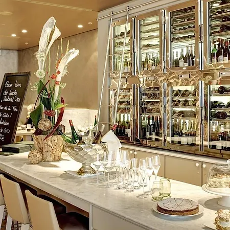 Hyperion Am Schloss 5*