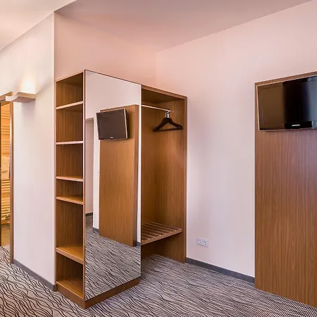Hotel Scope Airport 3*