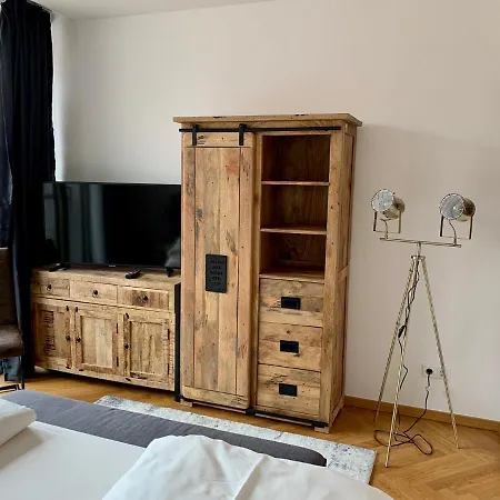 Apartment Modernes An Der Frauenkirche Ii