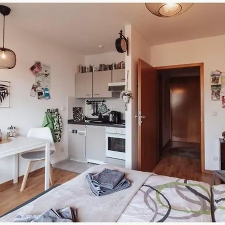Kleine „louise“ In Der Neustadt Mit Tiefgarage Dresden
