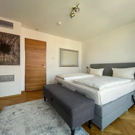 Apartment Modernes An Der Frauenkirche Ii Dresden