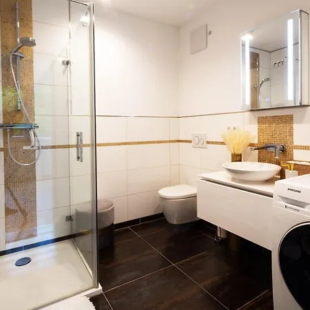 Privatunterkunft Neu! Gästezimmer In Mit Dach-terrasse *
