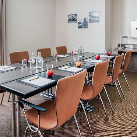 Intercityhotel Ξενοδοχείο 4*