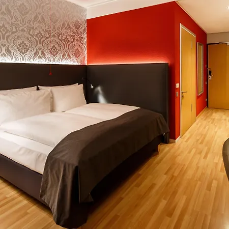 - South, An Ihg Hotell