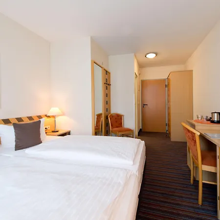 Hotel Achat Elbufer 4*