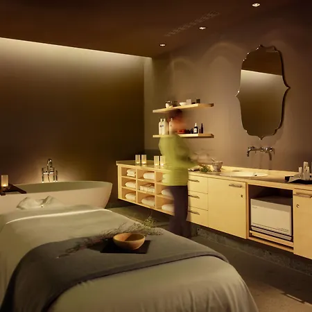 Hyperion Am Schloss Hotel 5*