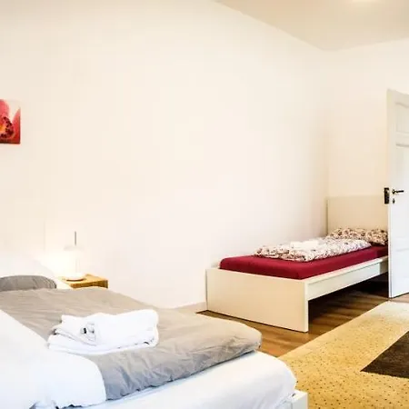 Wunderschoene In Sanierter Villa! Incl Wifi Apartment *
