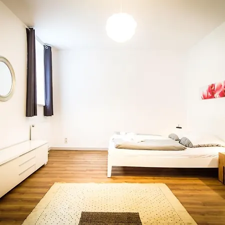 Wunderschoene In Sanierter Villa! Incl Wifi Apartment Dresden